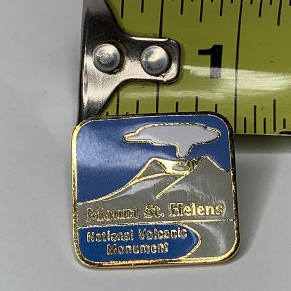 Mount St. Helens National Volcanic Monument Souvenir Pin-Washington Volcano - Picture 6 of 6